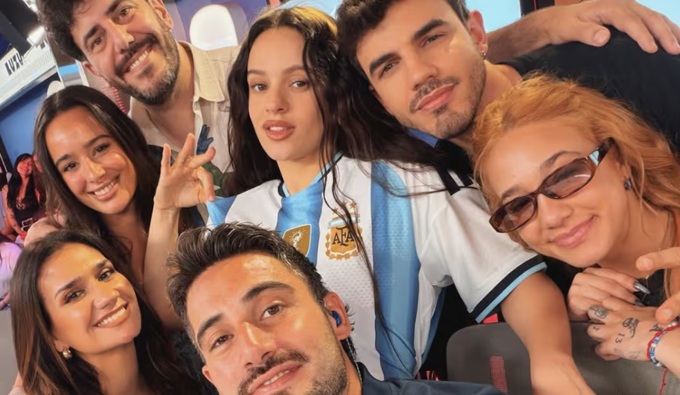 Ángela Torres sorprendió con su reacción tras cantar a dúo con Rosalía: “¿Querés ser mi&nbsp;novia?”